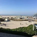 T2 Traversant Vue Front De Paris-plage *